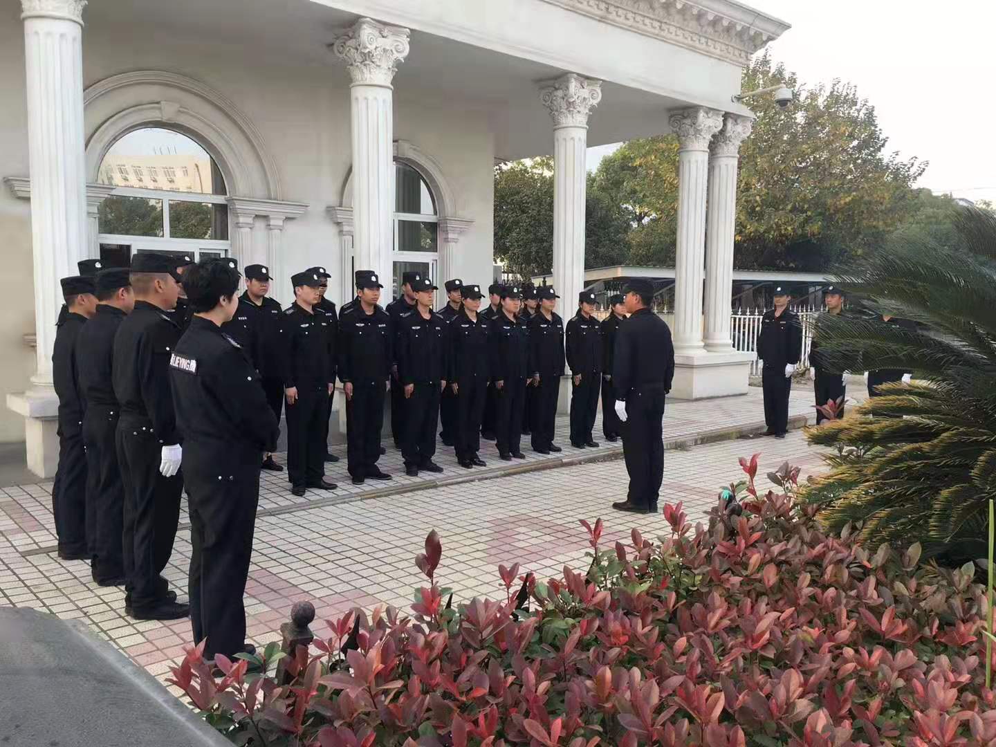 廠區(qū)保安服務