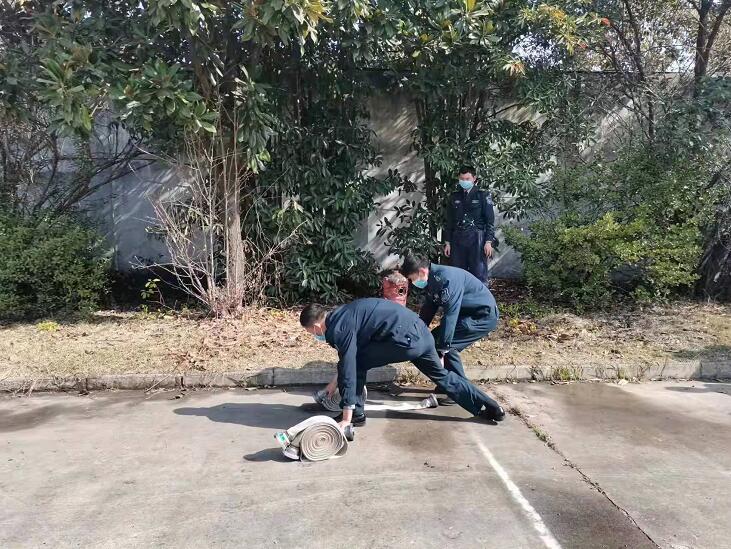 大型活動的時候，保安人員一般會制定這樣的應(yīng)對措施的！